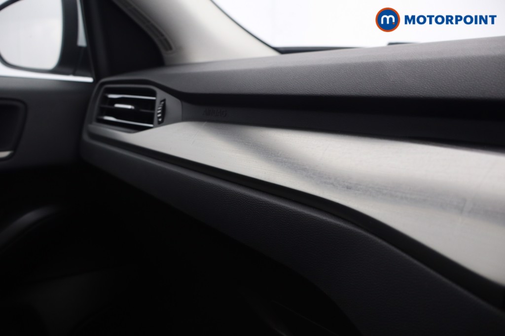 Ford Focus Titanium Manual Petrol Hatchback - Stock Number (1558411) - 10th supplementary image