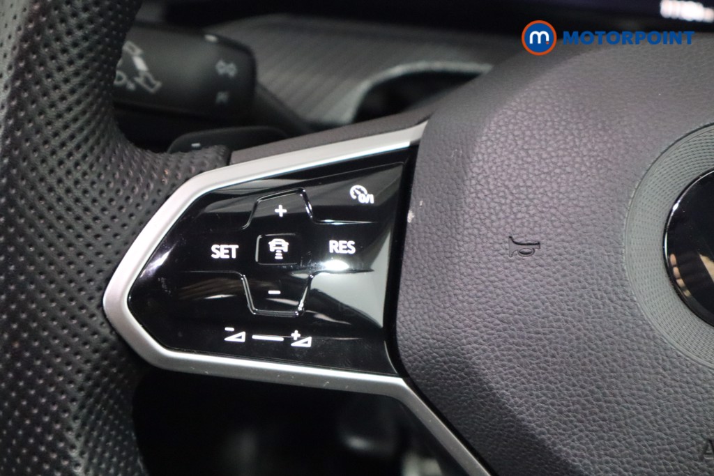 Volkswagen Golf R-Line Automatic Petrol Hatchback - Stock Number (1559682) - 7th supplementary image