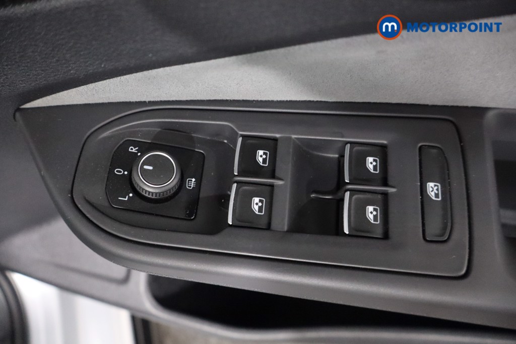Volkswagen Golf R-Line Automatic Petrol Hatchback - Stock Number (1559682) - 15th supplementary image