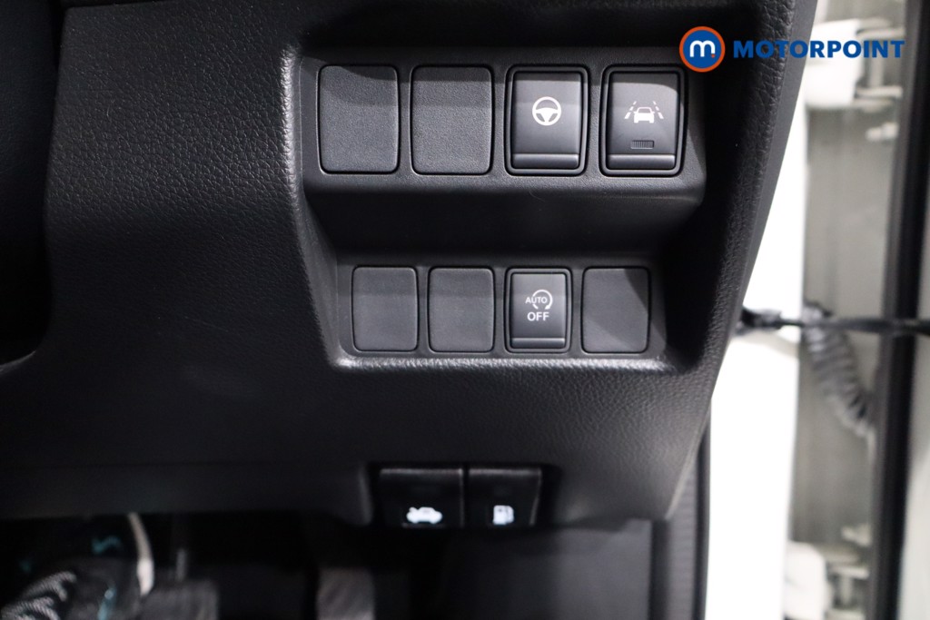 Nissan Qashqai Tekna Manual Petrol SUV - Stock Number (1559691) - 17th supplementary image