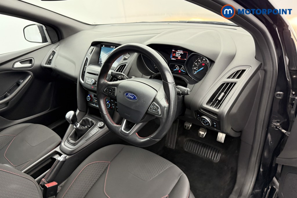 Ford Focus St-Line X Manual Petrol Hatchback - Stock Number (1545430) - 4th supplementary image
