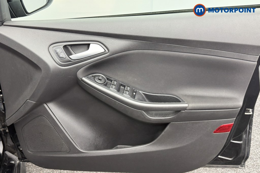 Ford Focus St-Line X Manual Petrol Hatchback - Stock Number (1545430) - 17th supplementary image