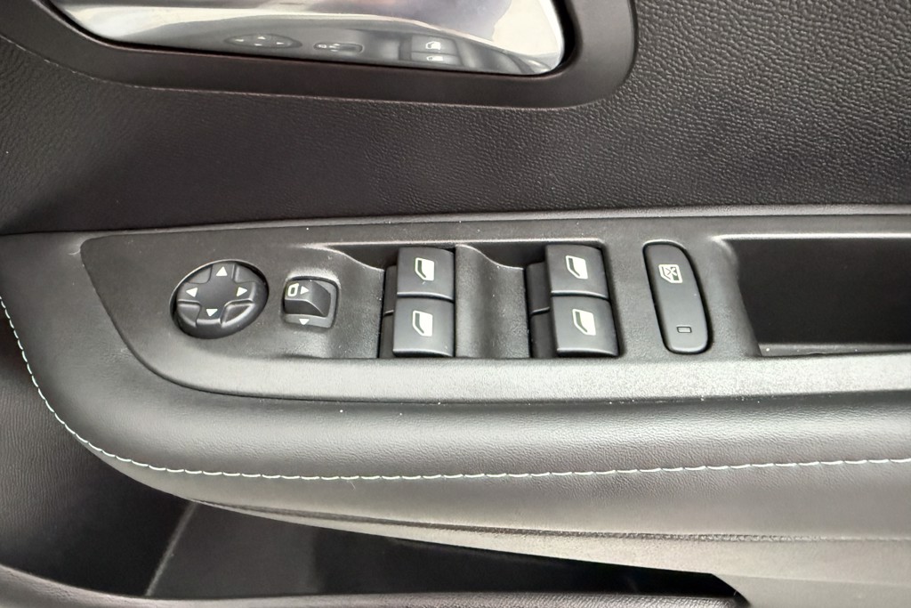 Peugeot 208 Allure Premium Automatic Electric Hatchback - Stock Number (1547047) - 16th supplementary image