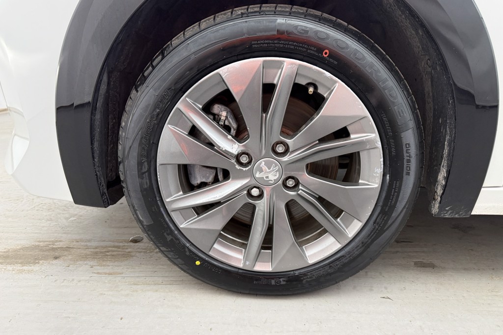 Peugeot 208 Allure Premium Automatic Electric Hatchback - Stock Number (1547047) - 27th supplementary image