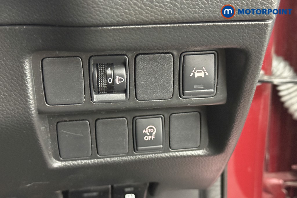 Nissan Qashqai N-Connecta Manual Petrol SUV - Stock Number (1548343) - 14th supplementary image