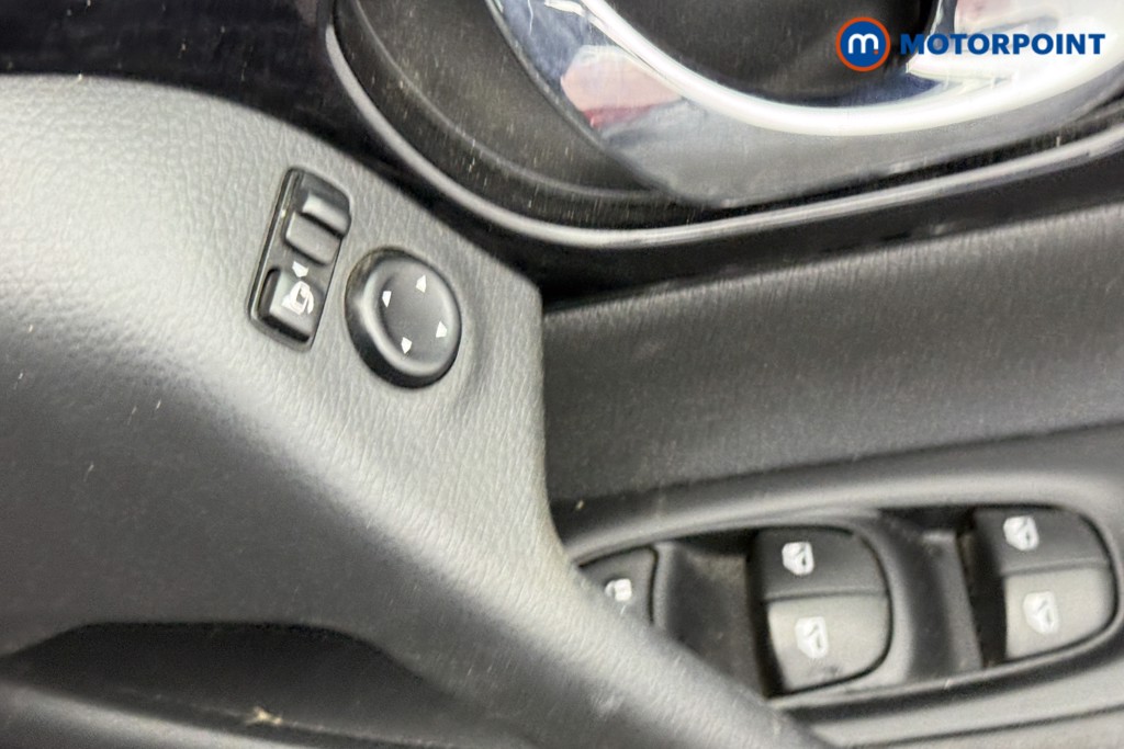 Nissan Qashqai N-Connecta Manual Petrol SUV - Stock Number (1548343) - 15th supplementary image