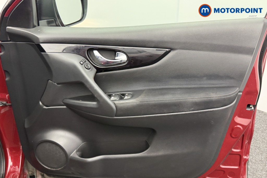 Nissan Qashqai N-Connecta Manual Petrol SUV - Stock Number (1548343) - 16th supplementary image