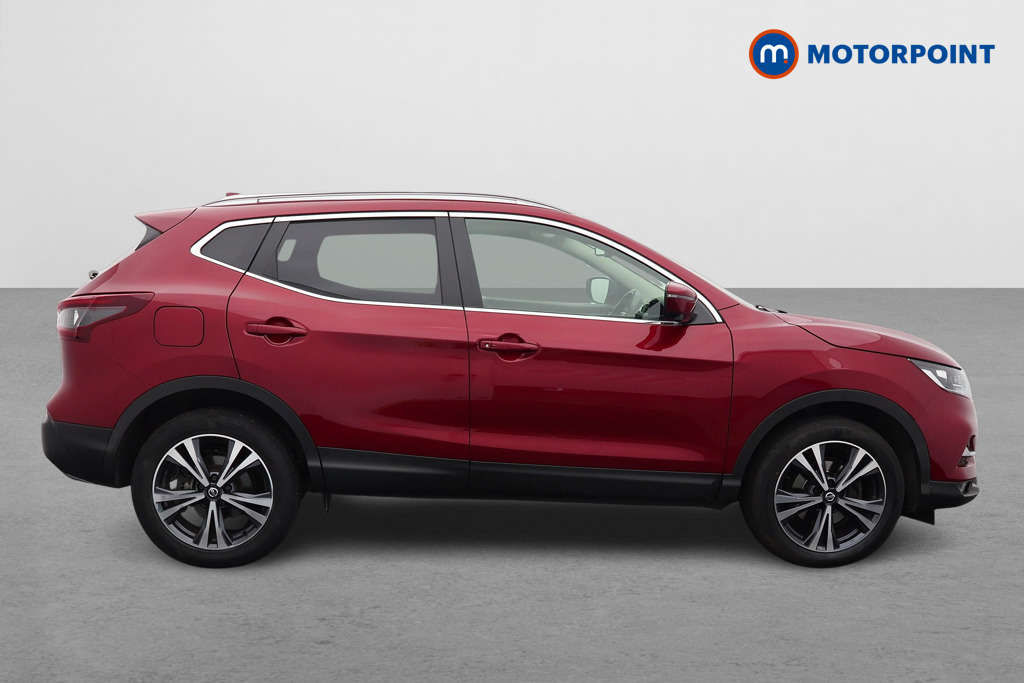 Nissan Qashqai N-Connecta Manual Petrol SUV - Stock Number (1548343) - Drivers side