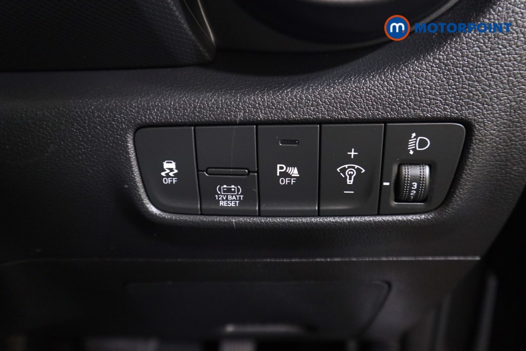 Hyundai Kona Se Connect Automatic Petrol-Electric Hybrid SUV - Stock Number (1552357) - 9th supplementary image