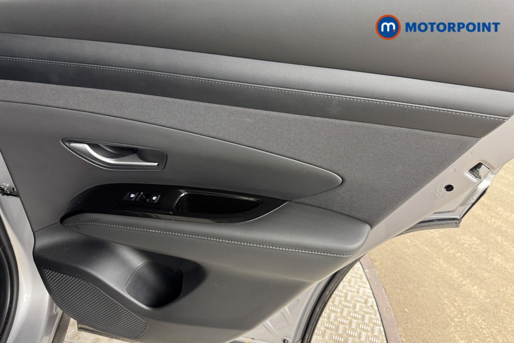Hyundai Tucson Premium Manual Petrol SUV - Stock Number (1554163) - 16th supplementary image