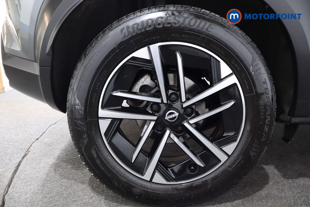 Nissan Juke N-Connecta Manual Petrol SUV - Stock Number (1554840) - 9th supplementary image