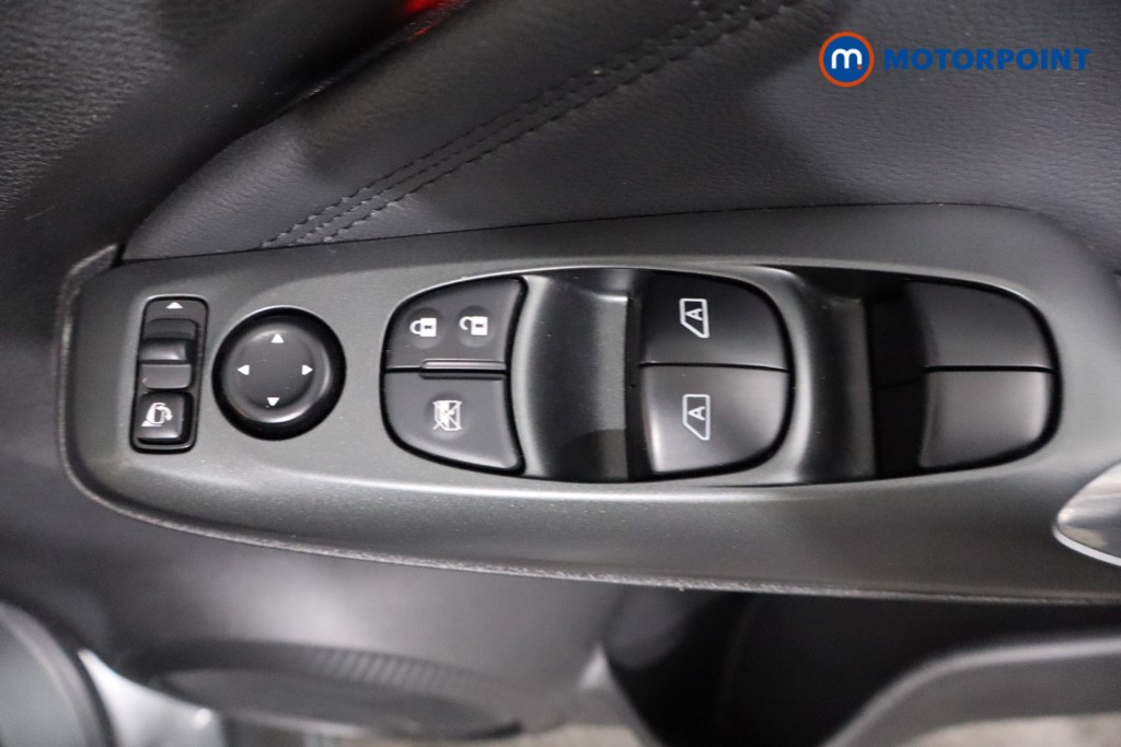 Nissan Juke N-Connecta Manual Petrol SUV - Stock Number (1554840) - 18th supplementary image
