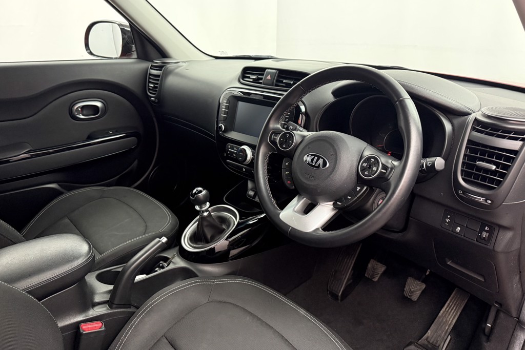 KIA Soul 2 Manual Petrol People Carrier - Stock Number (1555733) - 1st supplementary image