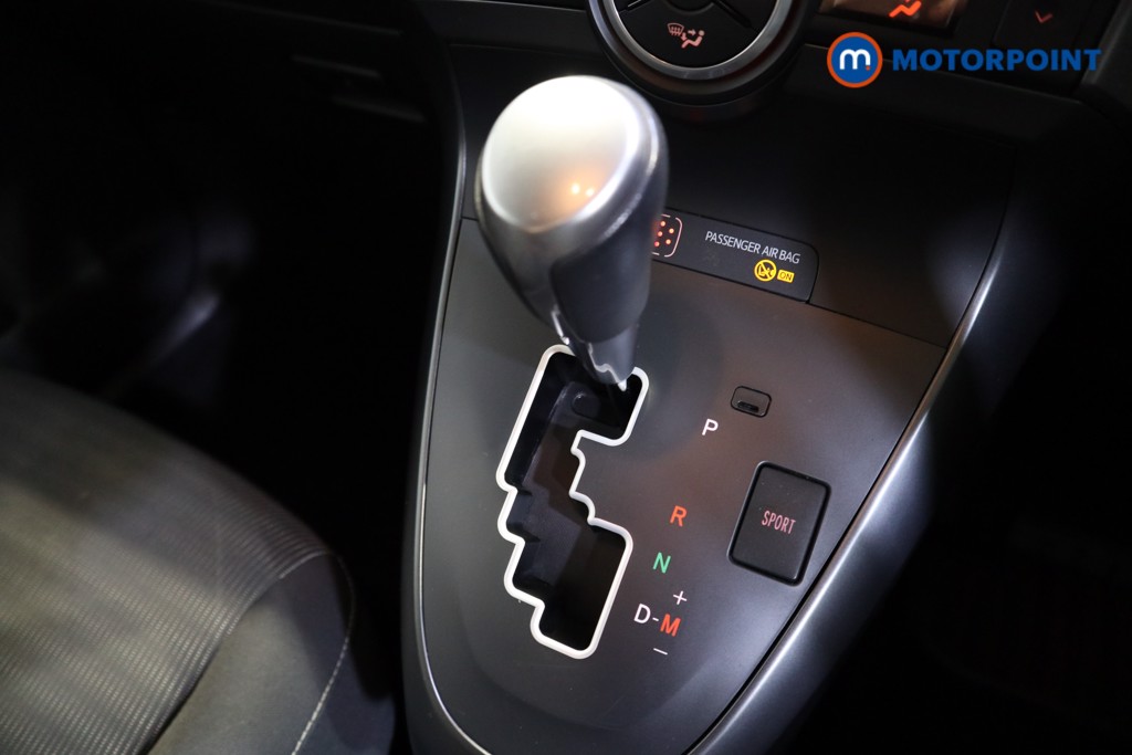Toyota Verso Design Automatic Petrol People Carrier - Stock Number (1556216) - 7th supplementary image