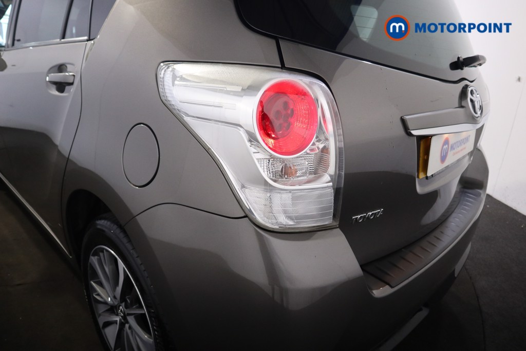 Toyota Verso Design Automatic Petrol People Carrier - Stock Number (1556216) - 20th supplementary image