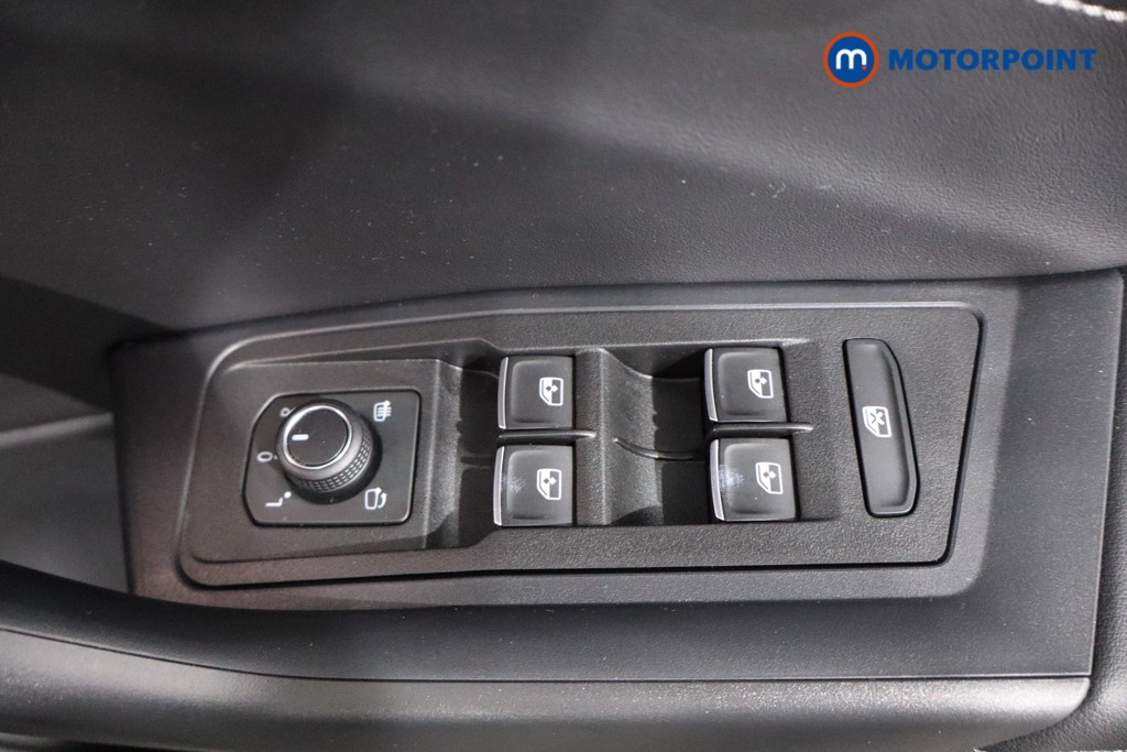 Volkswagen T-Roc R-Line Automatic Petrol SUV - Stock Number (1556243) - 17th supplementary image