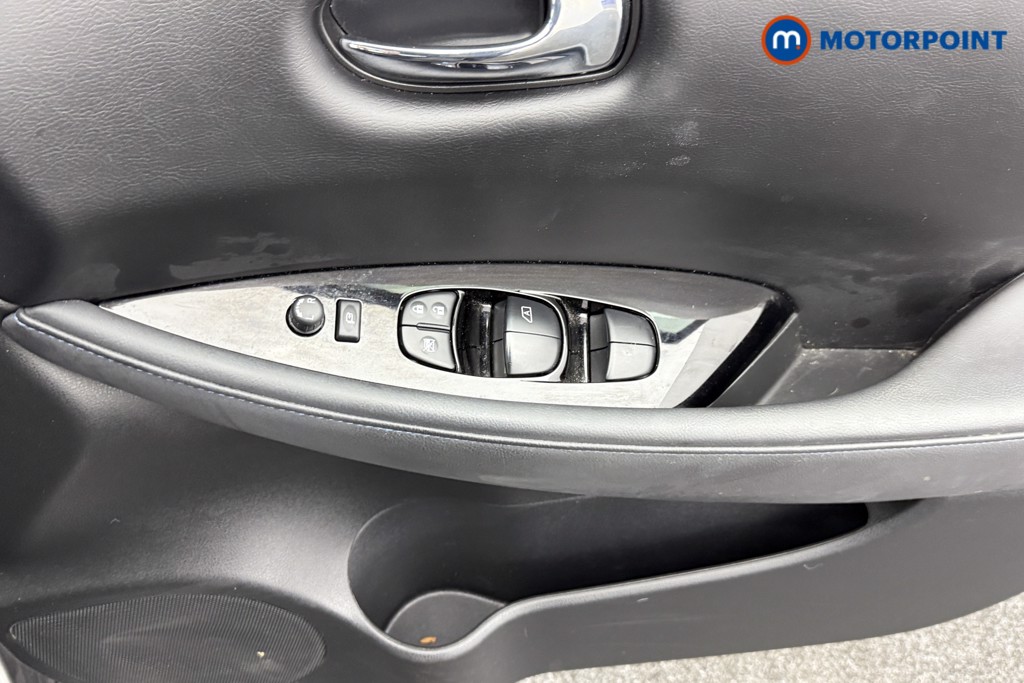 Nissan Leaf N-Connecta Automatic Electric Hatchback - Stock Number (1556376) - 16th supplementary image