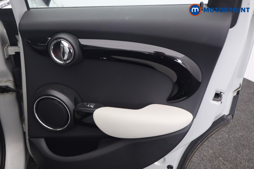 Mini Hatchback Cooper Exclusive Automatic Petrol Hatchback - Stock Number (1556860) - 16th supplementary image
