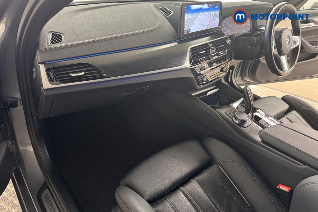 BMW 5 Series M Sport Automatic Petrol Plug-In Hybrid Estate - Stock Number (1557477) - 8th supplementary image