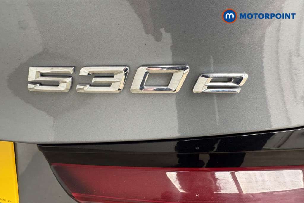 BMW 5 Series M Sport Automatic Petrol Plug-In Hybrid Estate - Stock Number (1557477) - 20th supplementary image