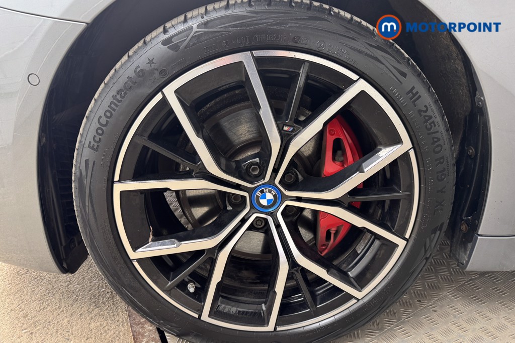 BMW 5 Series M Sport Automatic Petrol Plug-In Hybrid Estate - Stock Number (1557477) - 24th supplementary image