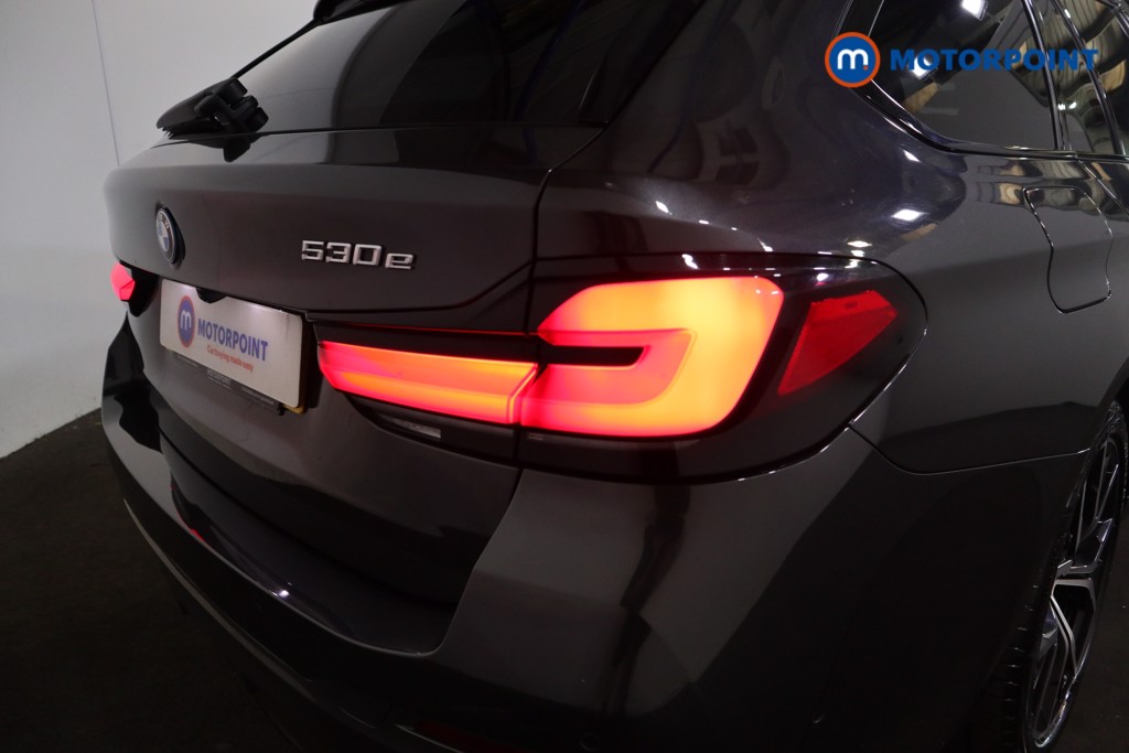 BMW 5 Series M Sport Automatic Petrol Plug-In Hybrid Estate - Stock Number (1557480) - 26th supplementary image