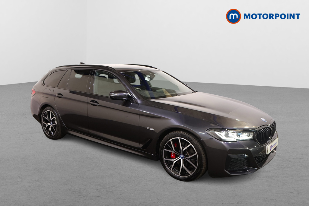 BMW 5 Series M Sport Automatic Petrol Plug-In Hybrid Estate - Stock Number (1557480) - Drivers side front corner