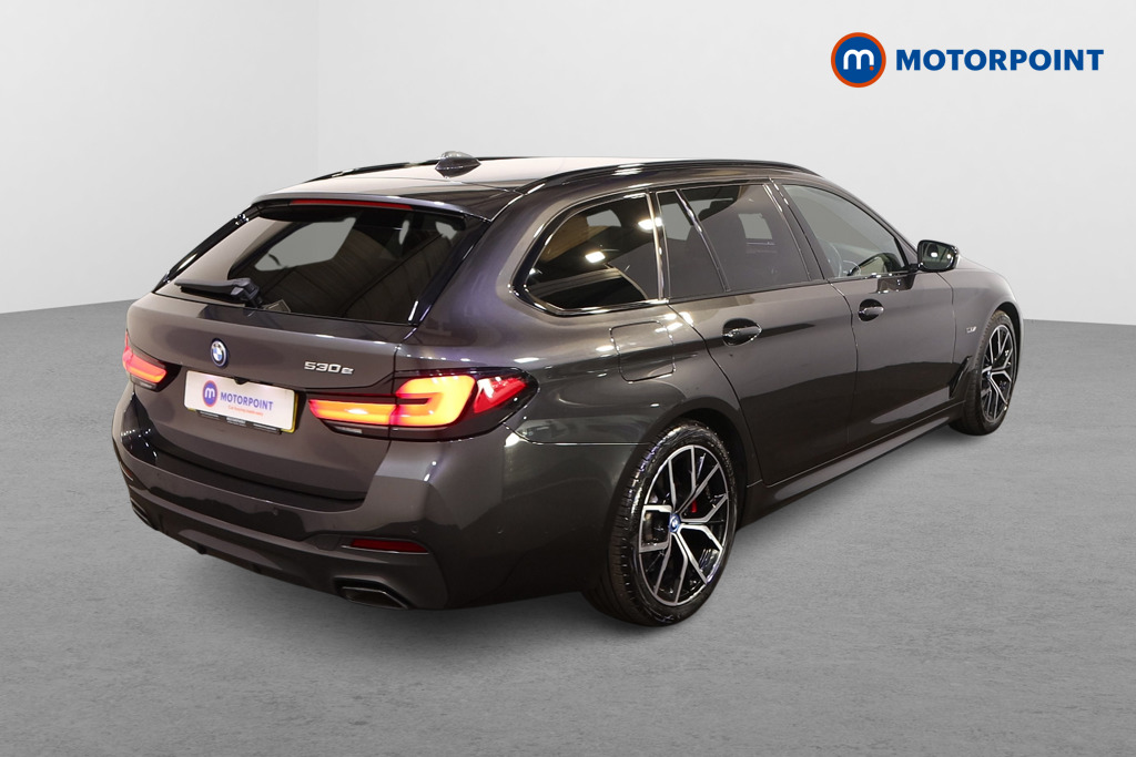BMW 5 Series M Sport Automatic Petrol Plug-In Hybrid Estate - Stock Number (1557480) - Drivers side rear corner