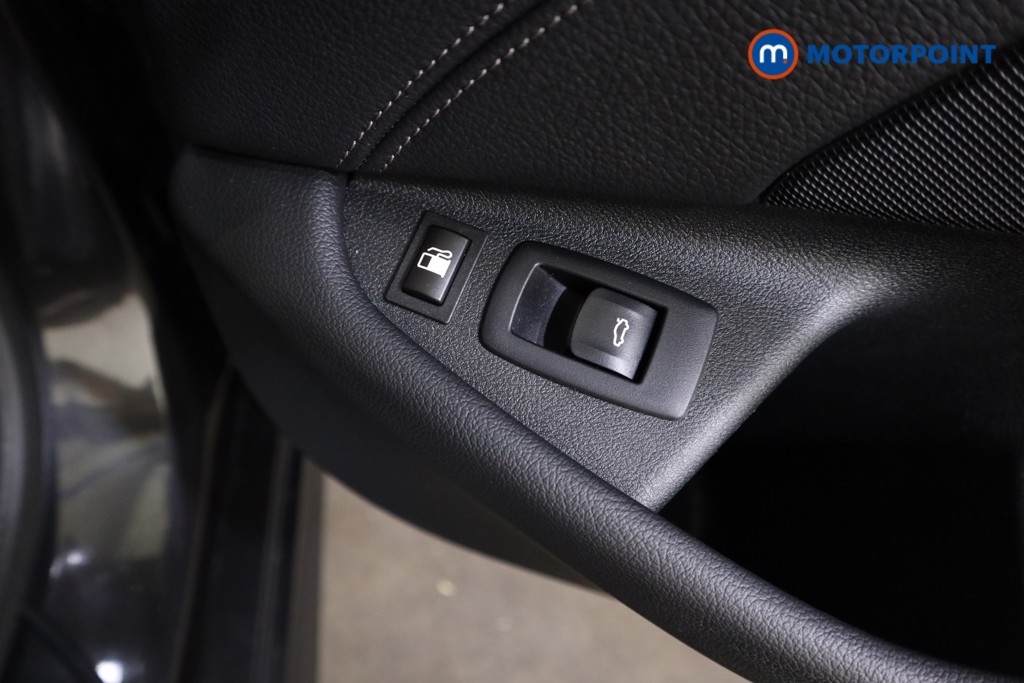 BMW 5 Series M Sport Automatic Petrol Plug-In Hybrid Estate - Stock Number (1557481) - 12th supplementary image