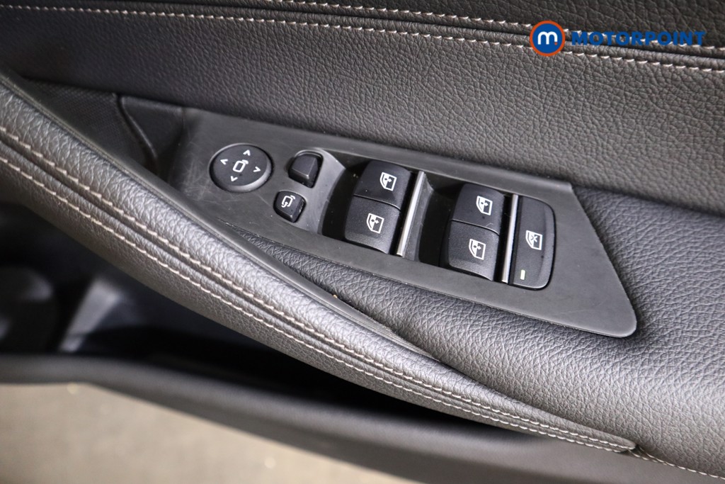 BMW 5 Series M Sport Automatic Petrol Plug-In Hybrid Estate - Stock Number (1557481) - 13th supplementary image