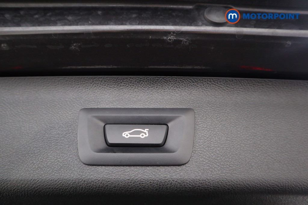 BMW 5 Series M Sport Automatic Petrol Plug-In Hybrid Estate - Stock Number (1557481) - 19th supplementary image