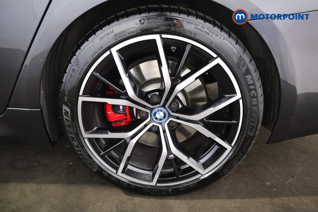 BMW 5 Series M Sport Automatic Petrol Plug-In Hybrid Estate - Stock Number (1557481) - 23rd supplementary image