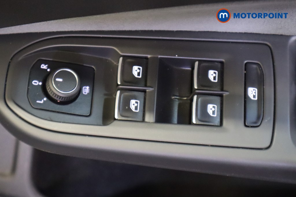Volkswagen Golf R-Line Manual Petrol Hatchback - Stock Number (1557540) - 13th supplementary image
