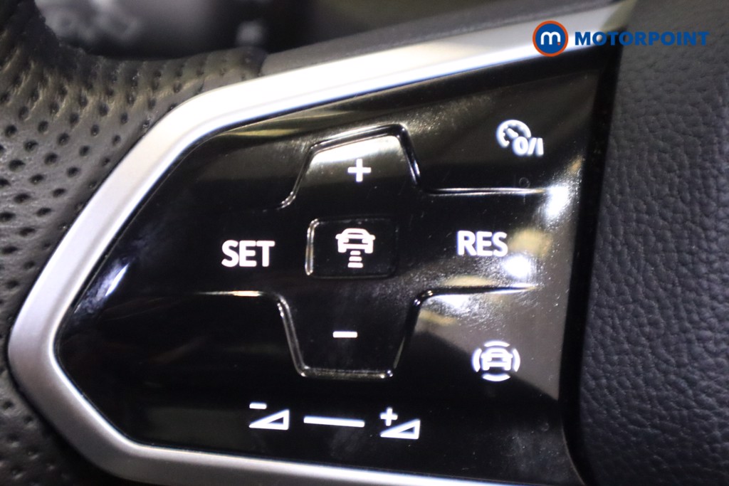Volkswagen Golf R-Line Manual Petrol Hatchback - Stock Number (1557540) - 15th supplementary image