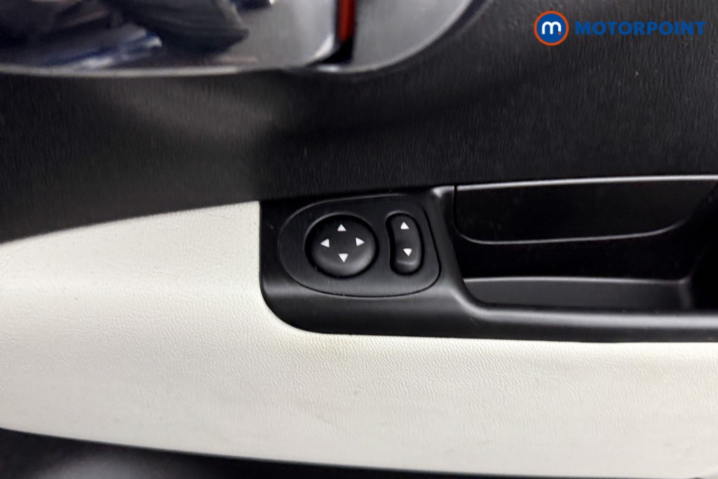Fiat 500 Dolcevita Plus Manual Petrol-Electric Hybrid Hatchback - Stock Number (1558119) - 15th supplementary image