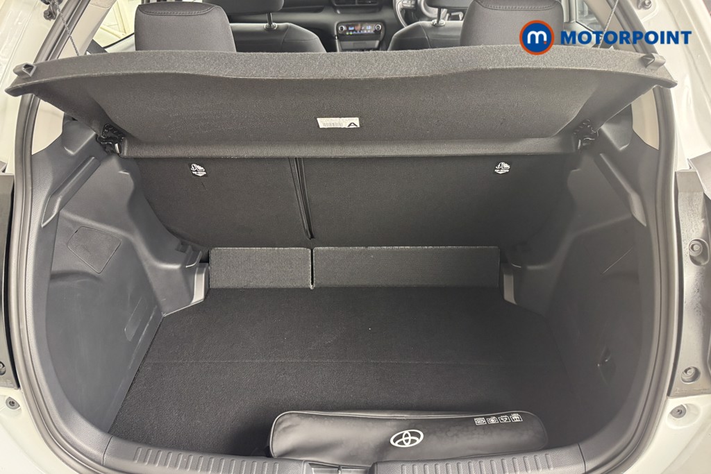 Toyota Yaris Icon Automatic Petrol-Electric Hybrid Hatchback - Stock Number (1558709) - 3rd supplementary image