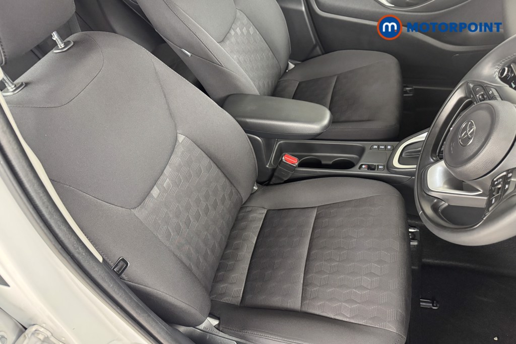 Toyota Yaris Icon Automatic Petrol-Electric Hybrid Hatchback - Stock Number (1558709) - 5th supplementary image