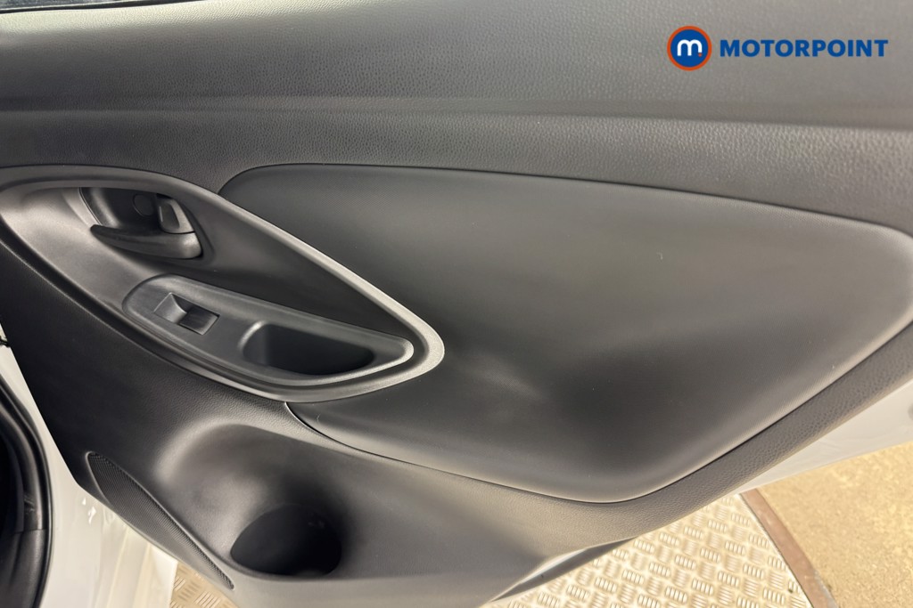 Toyota Yaris Icon Automatic Petrol-Electric Hybrid Hatchback - Stock Number (1558709) - 16th supplementary image