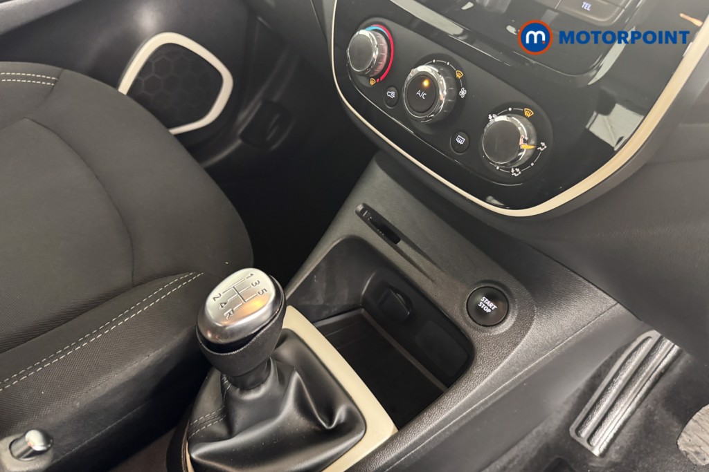 Renault Captur Play Manual Petrol SUV - Stock Number (1559024) - 11th supplementary image