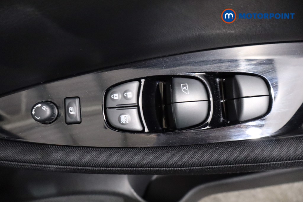 Nissan Leaf N-Connecta Automatic Electric Hatchback - Stock Number (1559785) - 19th supplementary image