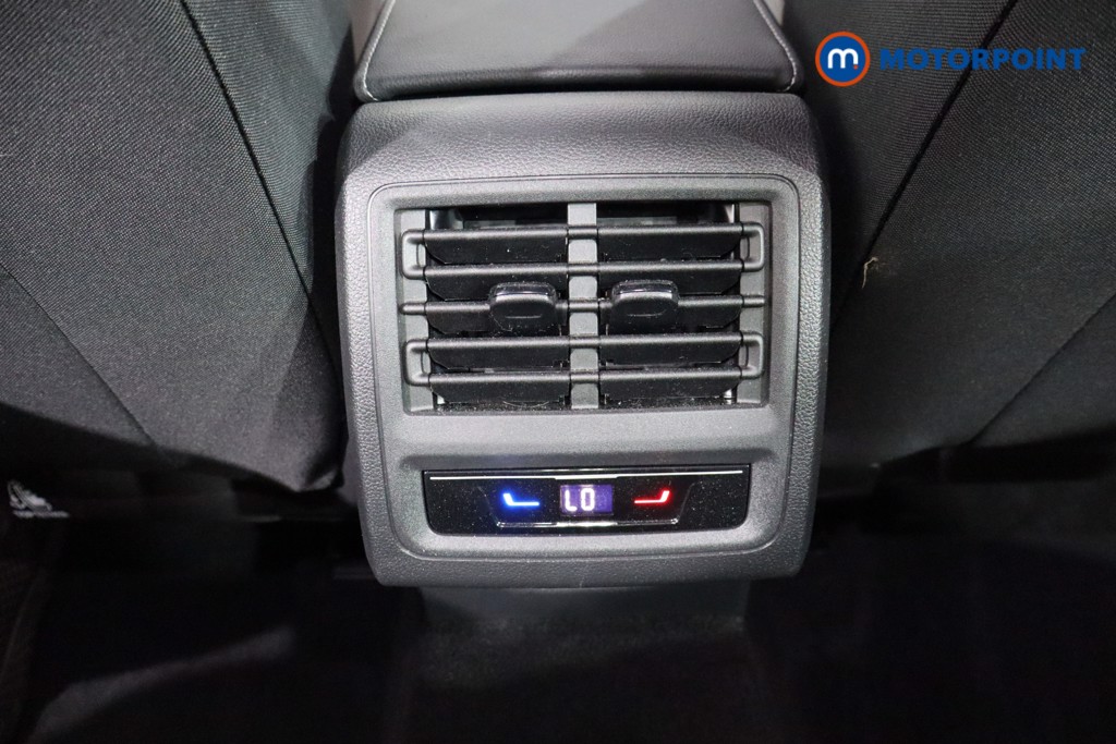 Volkswagen Golf Style Automatic Petrol Hatchback - Stock Number (1560088) - 19th supplementary image