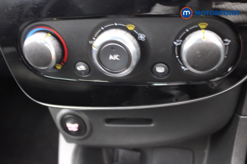 Renault Clio Iconic Manual Petrol Hatchback - Stock Number (1535205) - 8th supplementary image