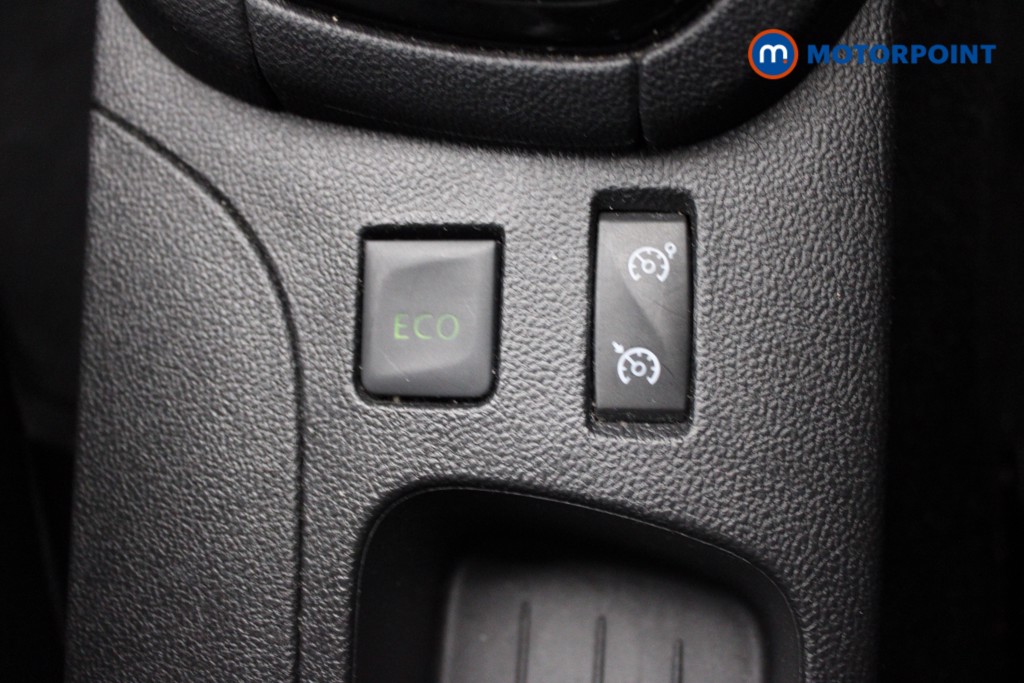 Renault Clio Iconic Manual Petrol Hatchback - Stock Number (1535205) - 10th supplementary image