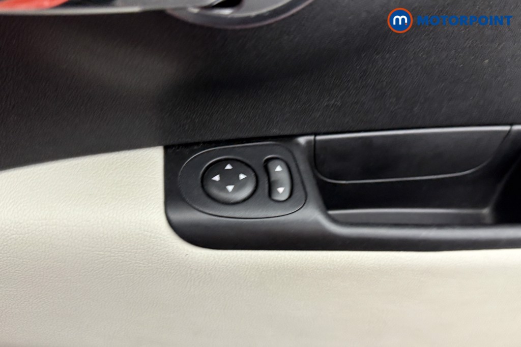 Fiat 500 Dolcevita Manual Petrol-Electric Hybrid Hatchback - Stock Number (1543112) - 12th supplementary image