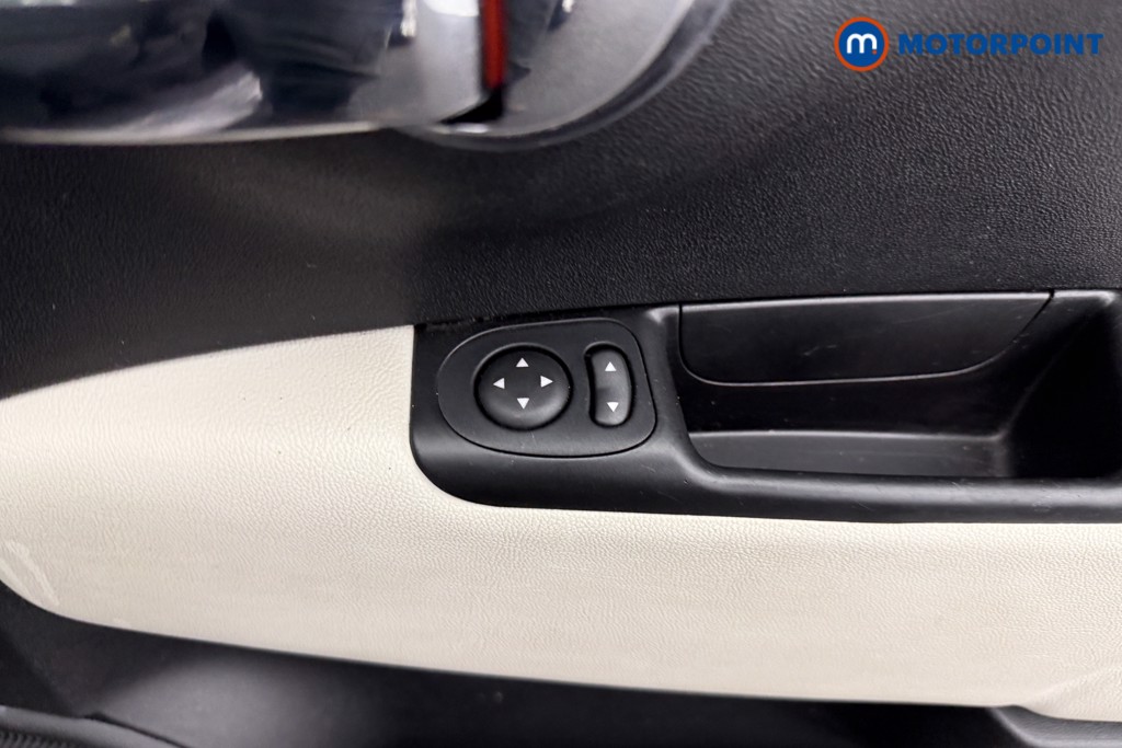 Fiat 500 Dolcevita Manual Petrol-Electric Hybrid Hatchback - Stock Number (1543133) - 13th supplementary image