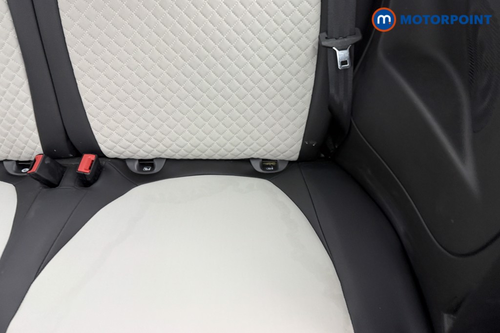 Fiat 500 Dolcevita Manual Petrol-Electric Hybrid Hatchback - Stock Number (1543133) - 19th supplementary image
