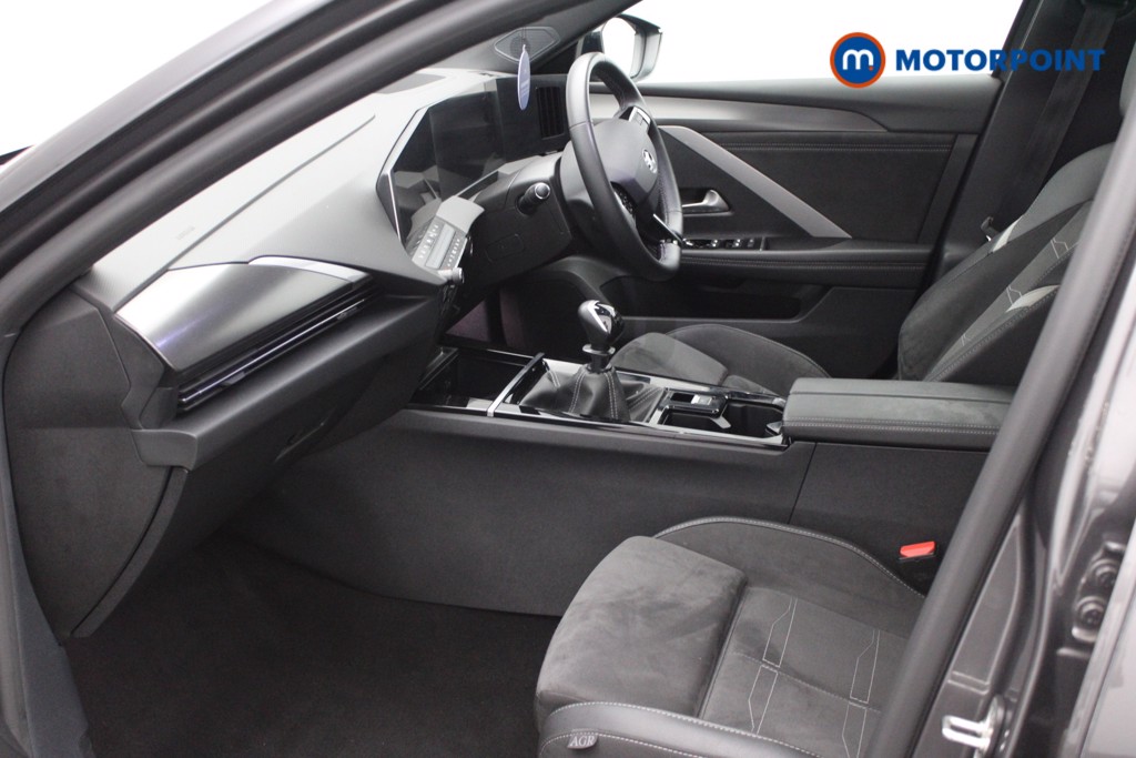 Vauxhall Astra Ultimate Manual Petrol Hatchback - Stock Number (1547836) - 1st supplementary image