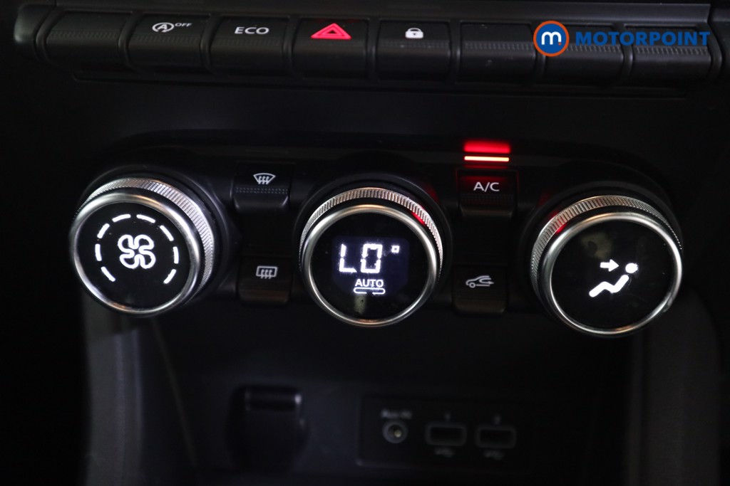 Renault Captur Iconic Manual Petrol SUV - Stock Number (1548236) - 7th supplementary image