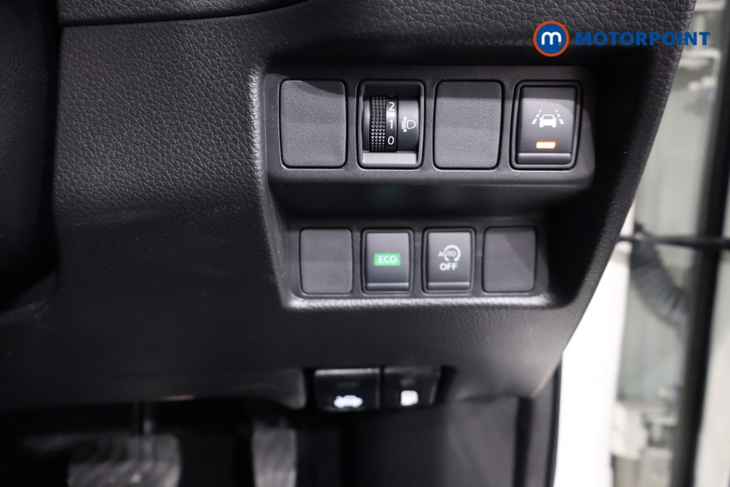 Nissan Qashqai N-Connecta Automatic Petrol SUV - Stock Number (1549298) - 16th supplementary image