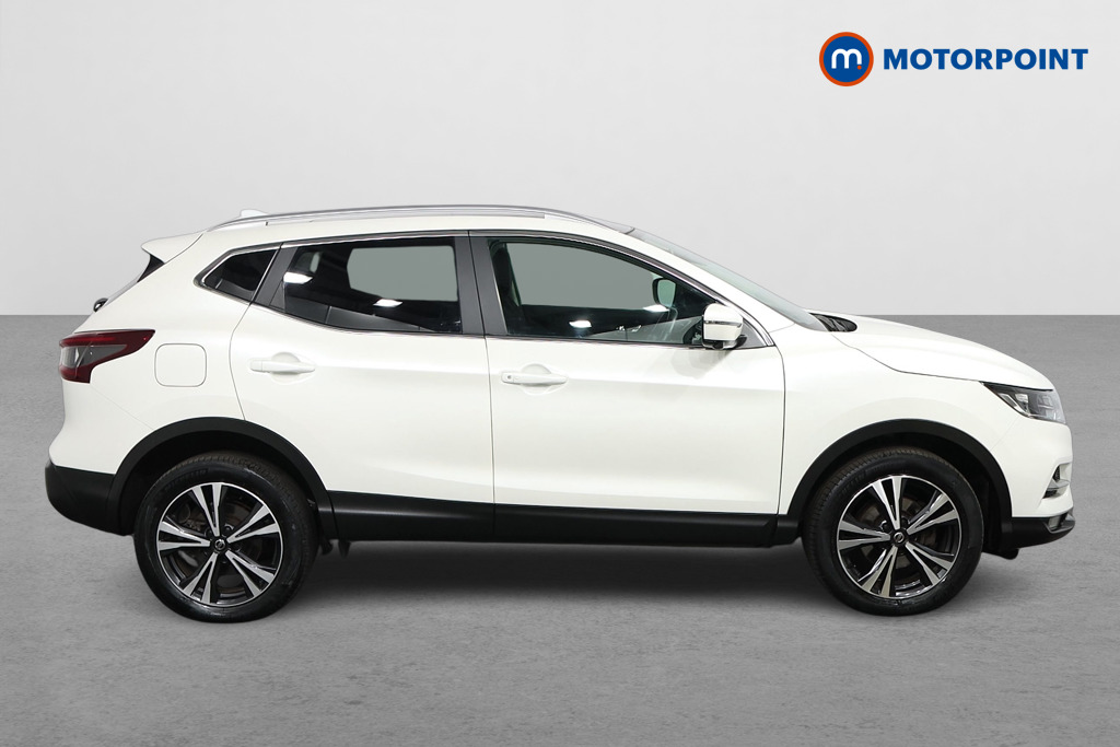Nissan Qashqai N-Connecta Automatic Petrol SUV - Stock Number (1549298) - Drivers side
